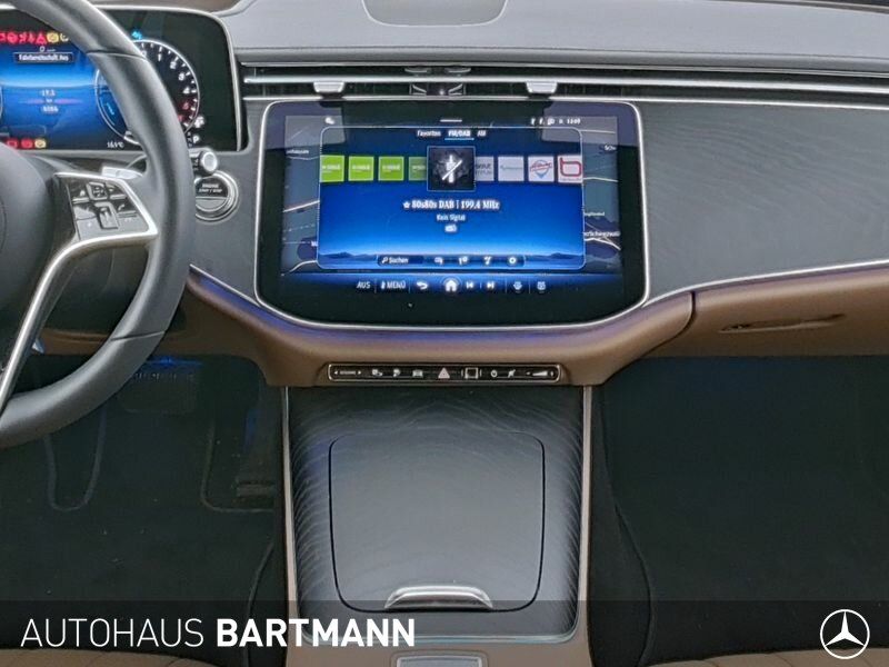 Mercedes-Benz E 300 2025