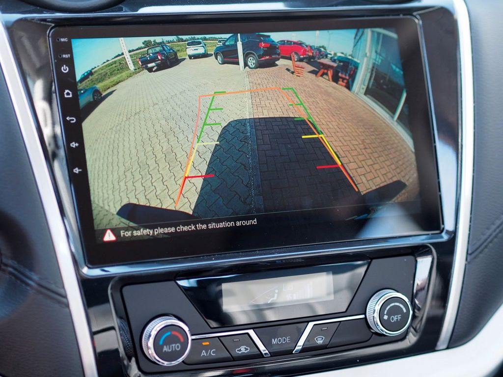 DFSK Rich 6