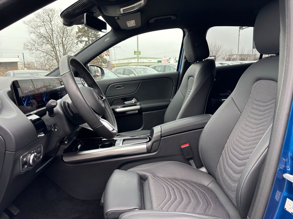 Mercedes-Benz EQA 2024