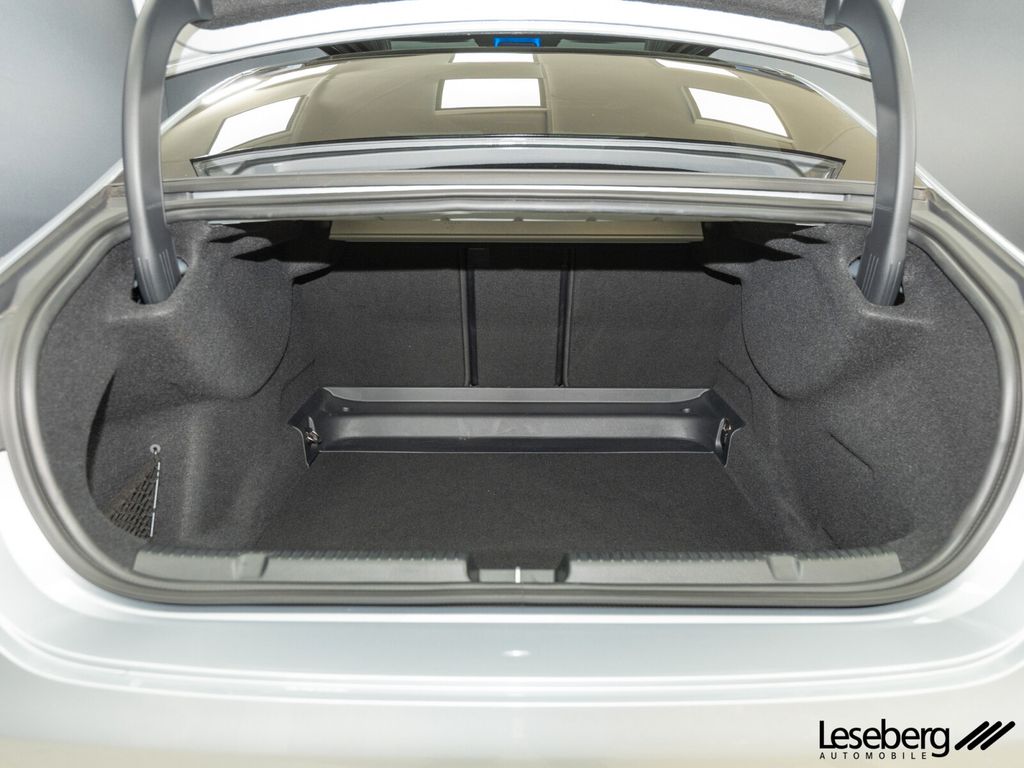 Mercedes-Benz EQE 2025