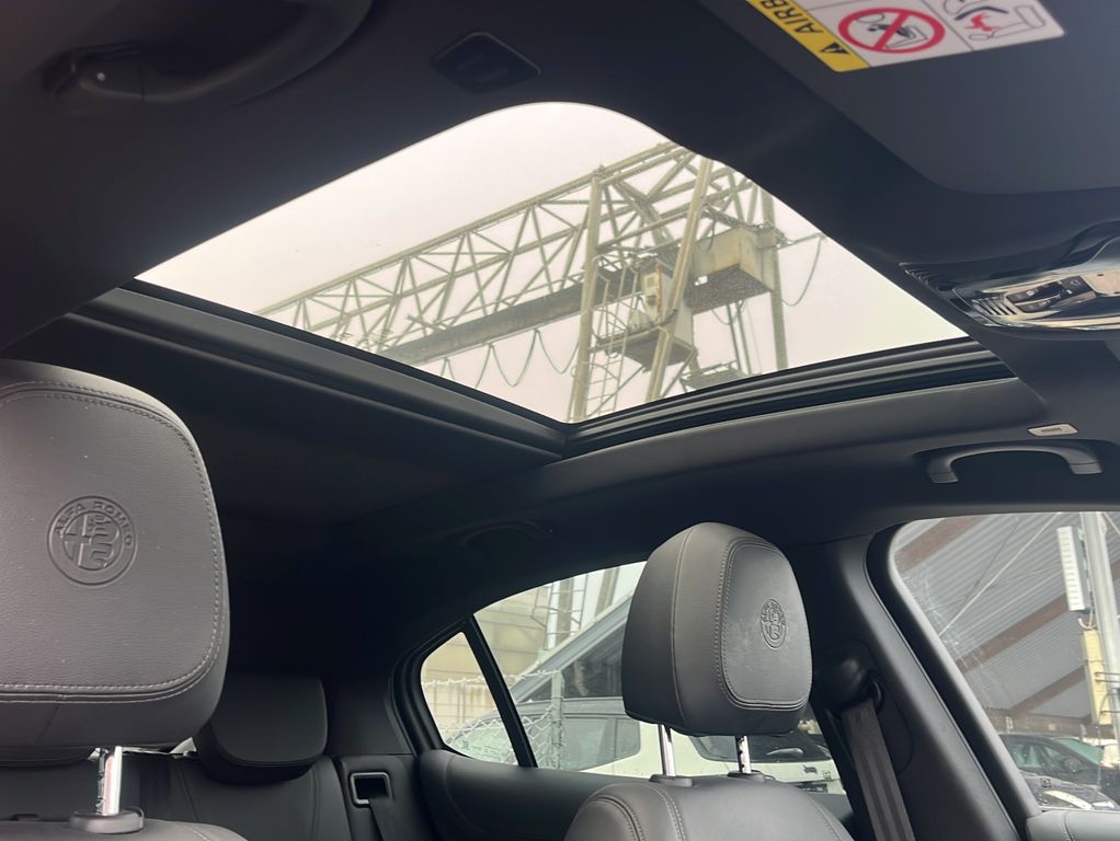 Alfa Romeo Stelvio 2023