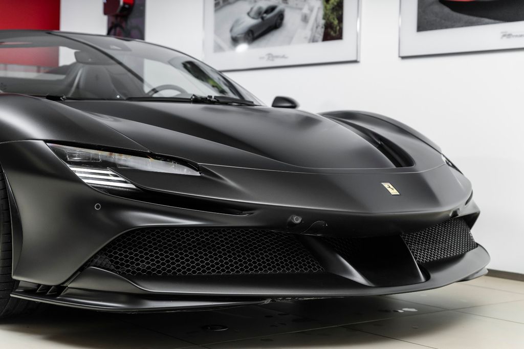 Ferrari SF90 2024