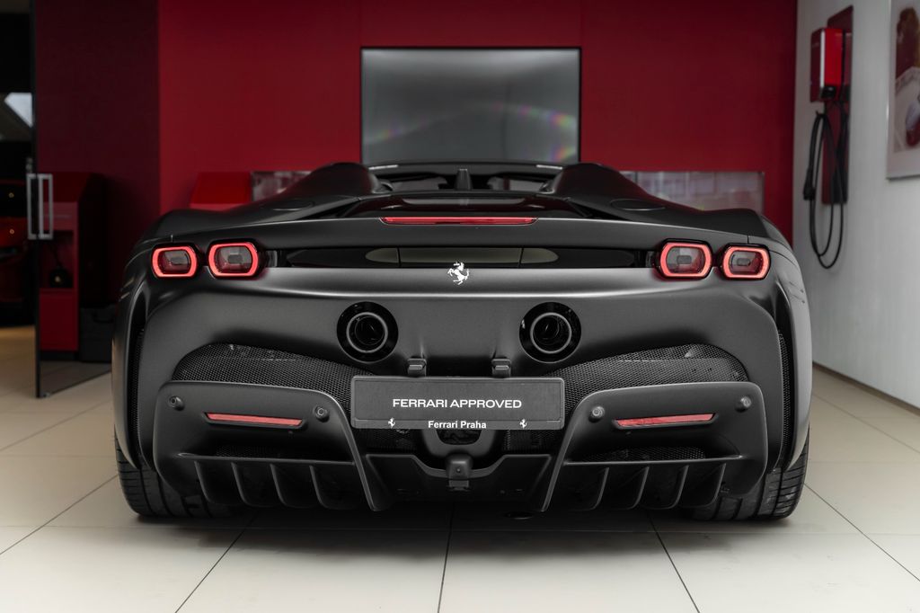Ferrari SF90 2024
