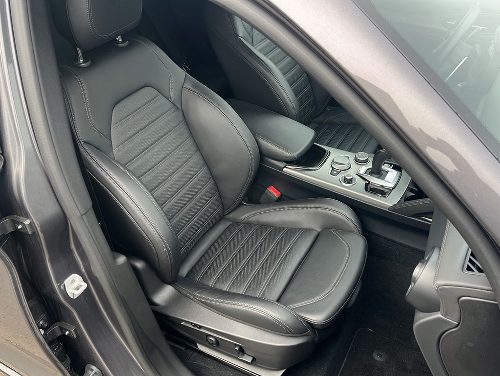 Alfa Romeo Stelvio 2023