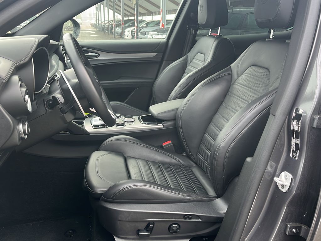 Alfa Romeo Stelvio 2023