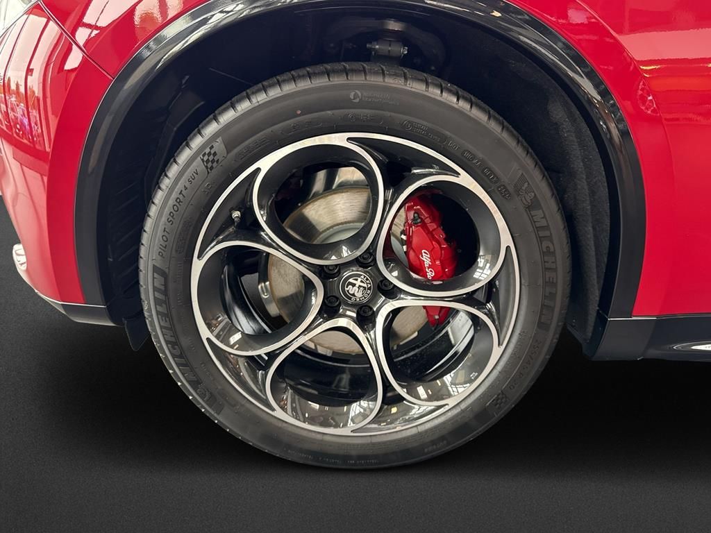 Alfa Romeo Stelvio 2025