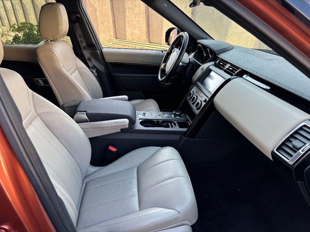 Land Rover Discovery 2018