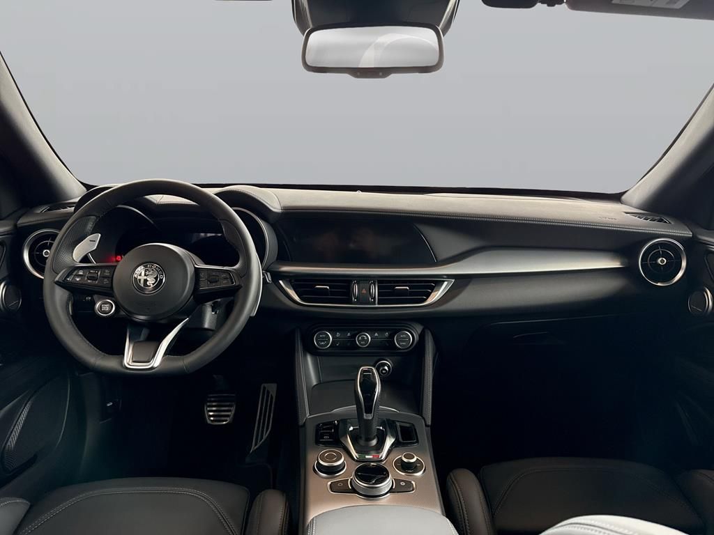 Alfa Romeo Stelvio 2025