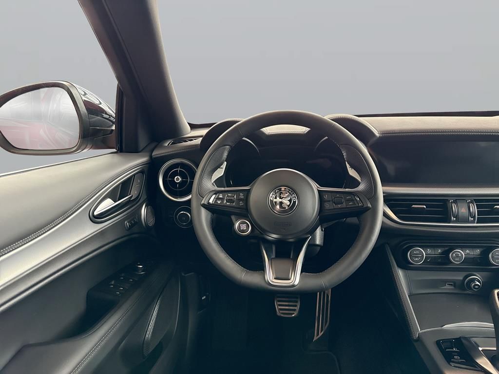 Alfa Romeo Stelvio 2025