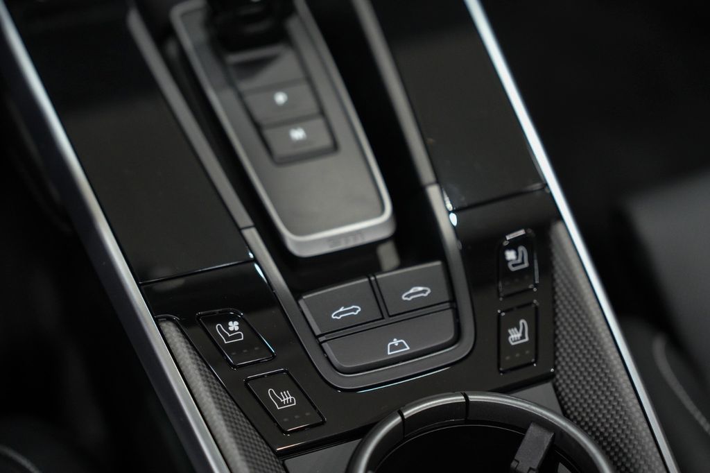Porsche 992 2024