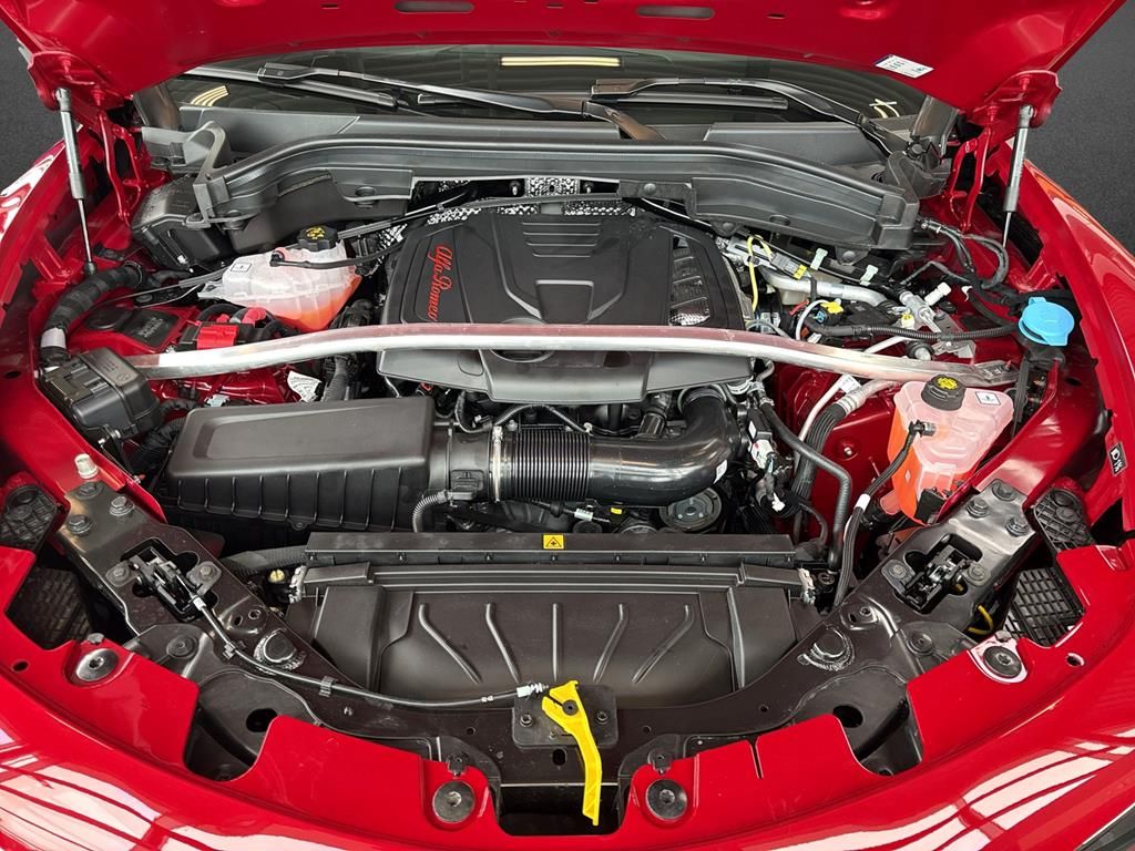 Alfa Romeo Stelvio 2025