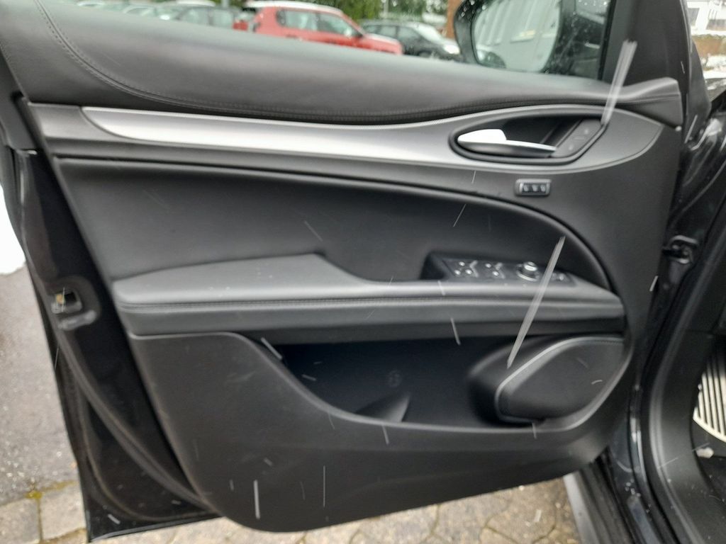 Alfa Romeo Stelvio 2019