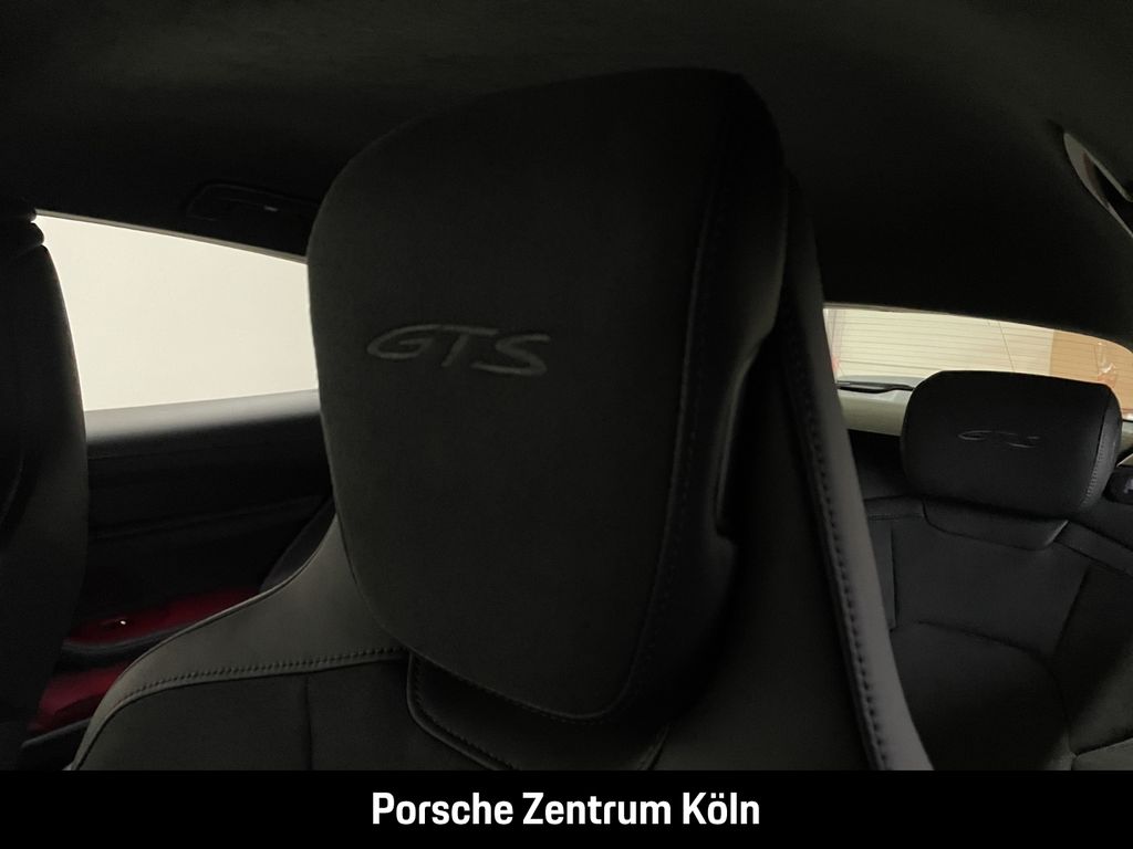 Porsche Taycan 2023