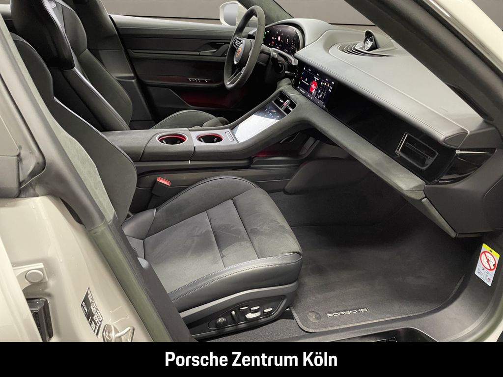 Porsche Taycan 2023