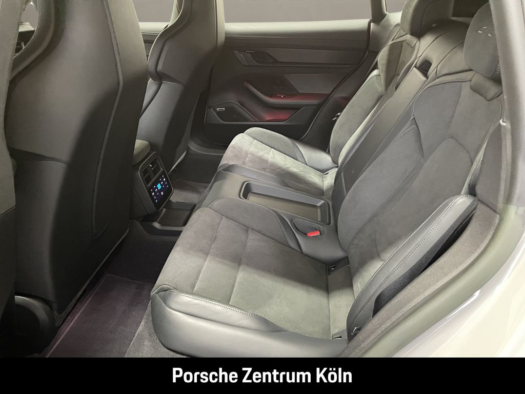 Porsche Taycan 2023