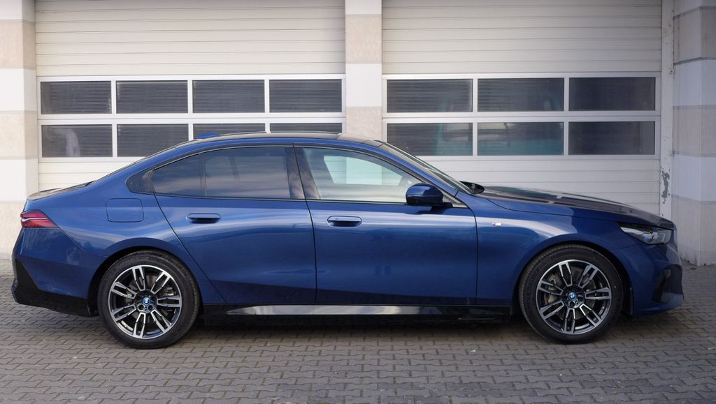 BMW i5 2025