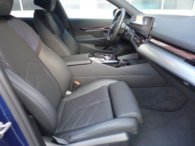 BMW i5 2025