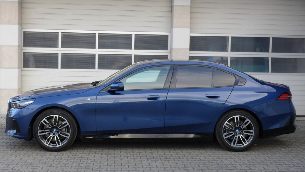 BMW i5 2025