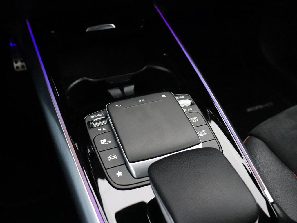 Mercedes-Benz EQA 2021