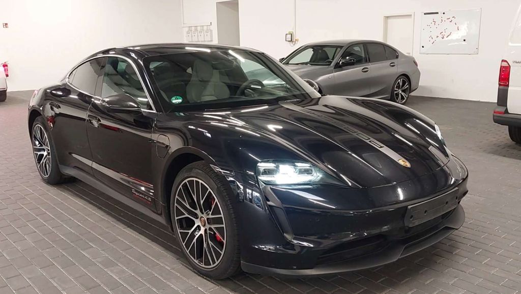 Porsche Taycan 2022