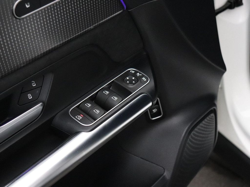 Mercedes-Benz EQA 2021