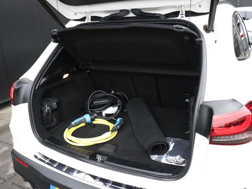 Mercedes-Benz EQA 2021