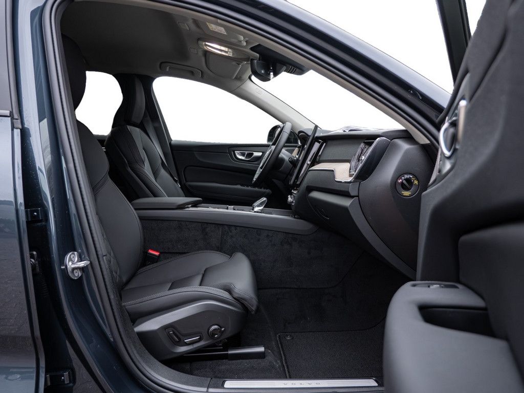 Volvo XC60 2025