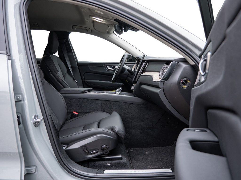 Volvo XC60 2025