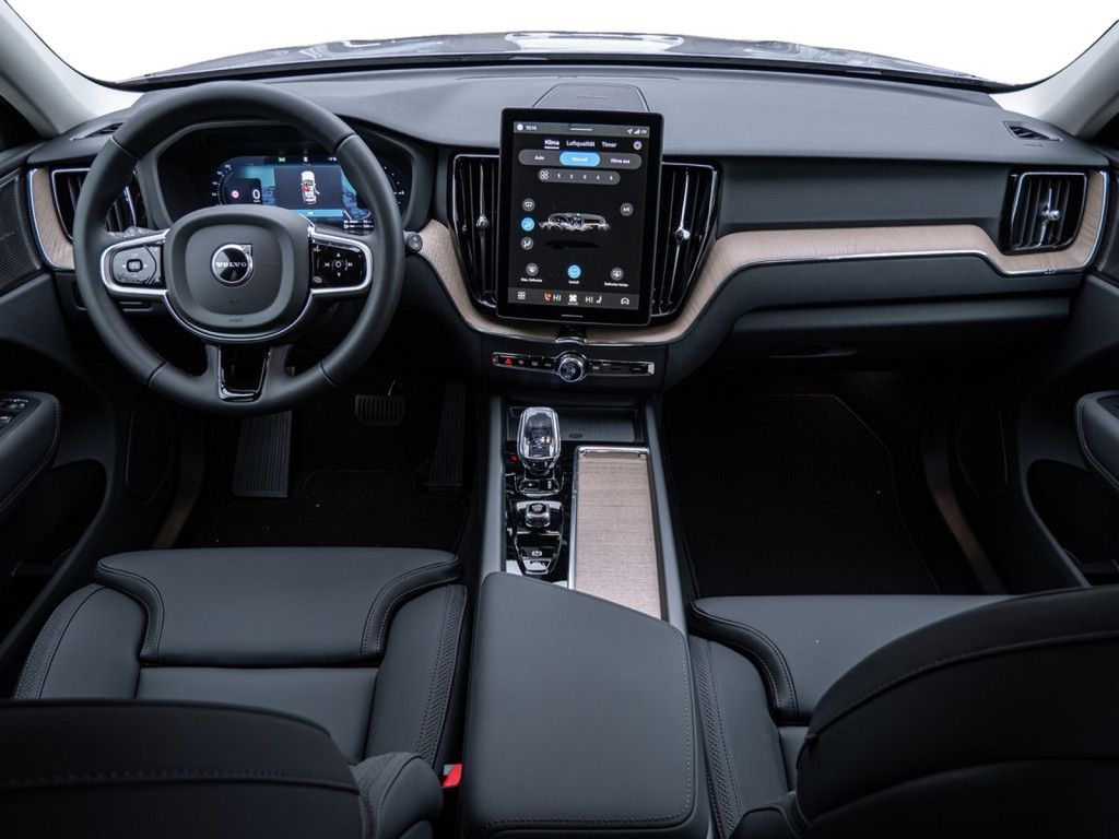 Volvo XC60 2025