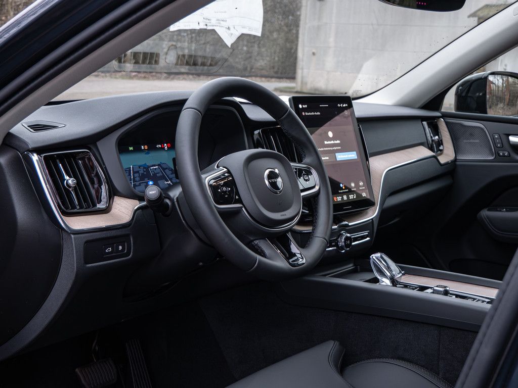 Volvo XC60 2025