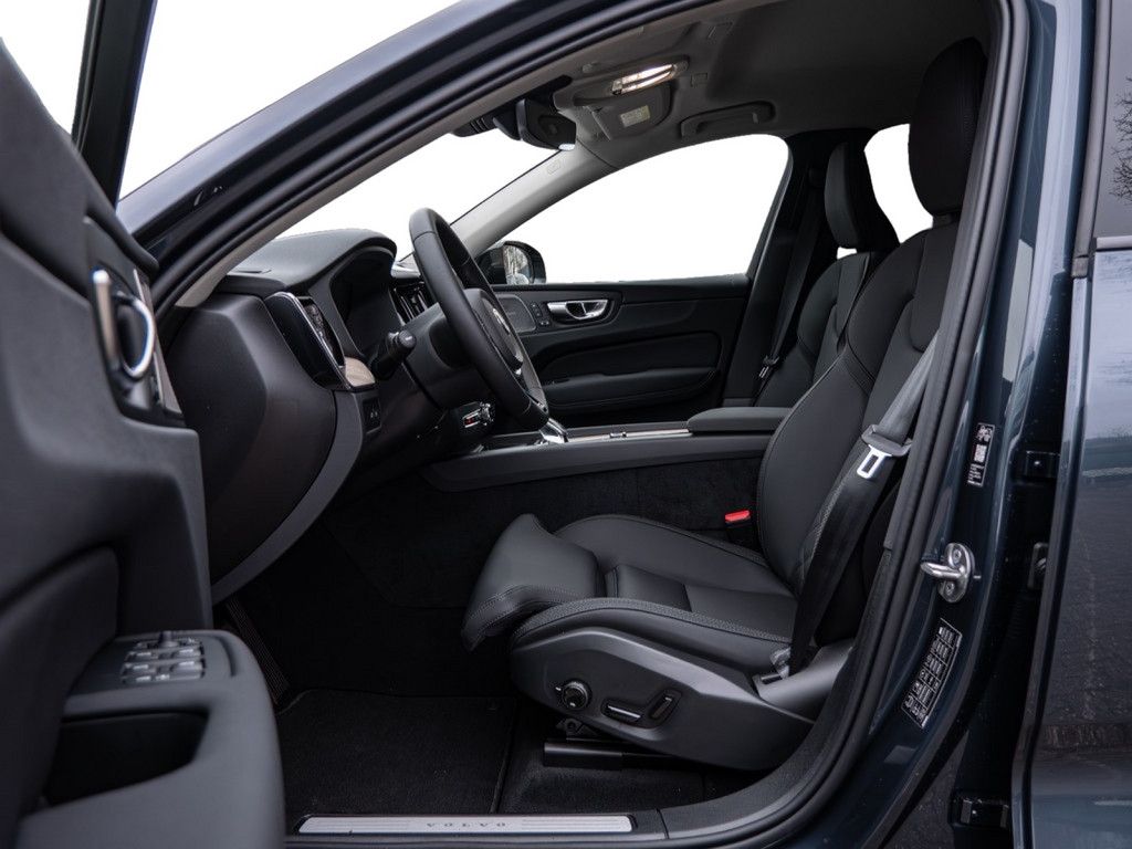 Volvo XC60 2025