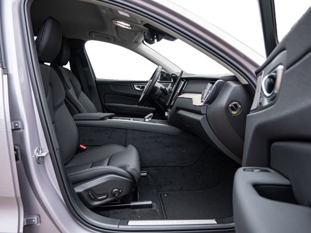 Volvo XC60 2025