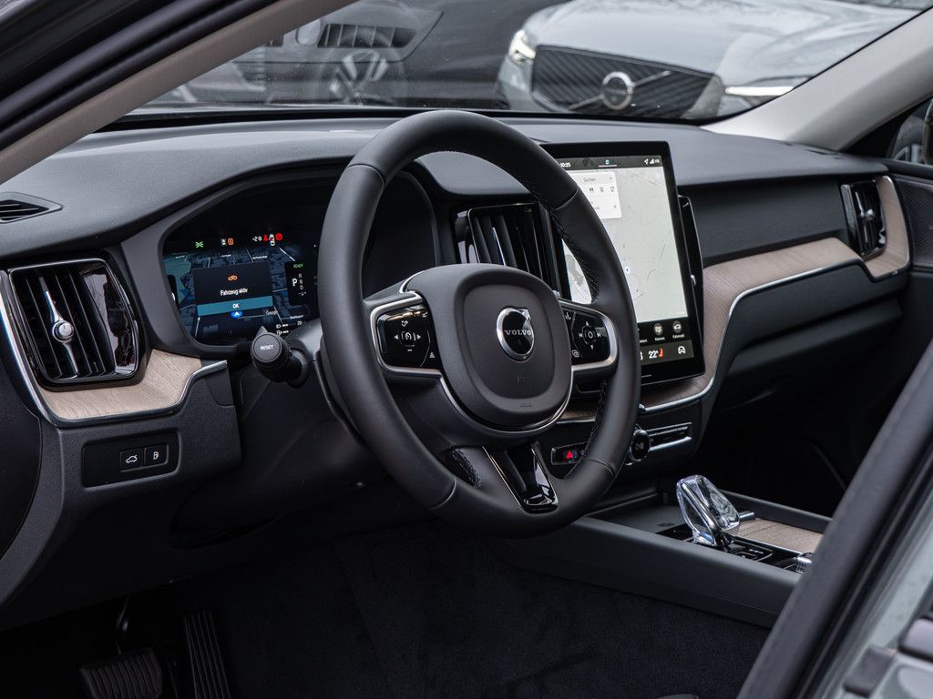 Volvo XC60 2025