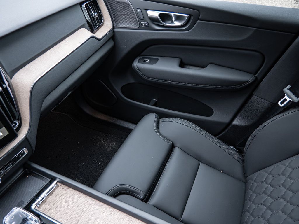 Volvo XC60 2025