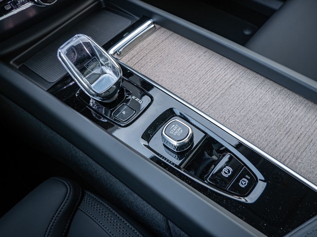 Volvo XC60 2025