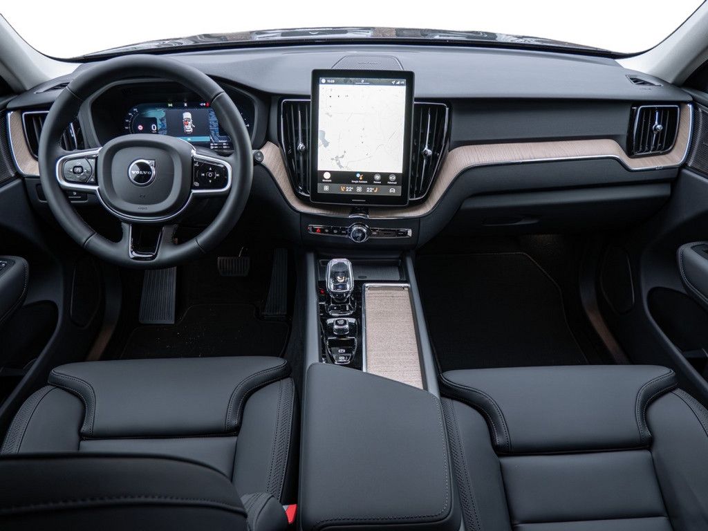 Volvo XC60 2025