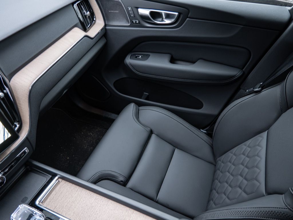 Volvo XC60 2025