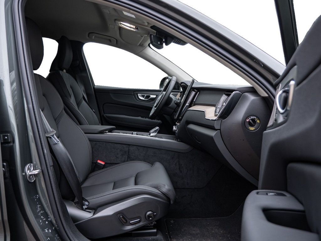 Volvo XC60 2025