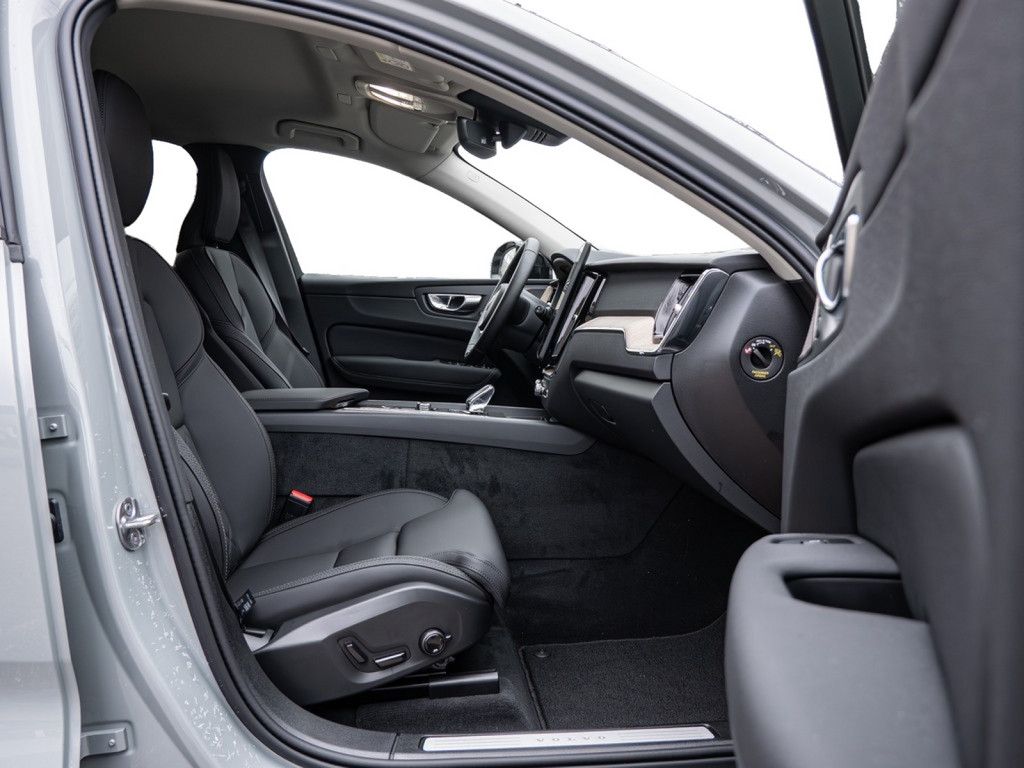Volvo XC60 2025