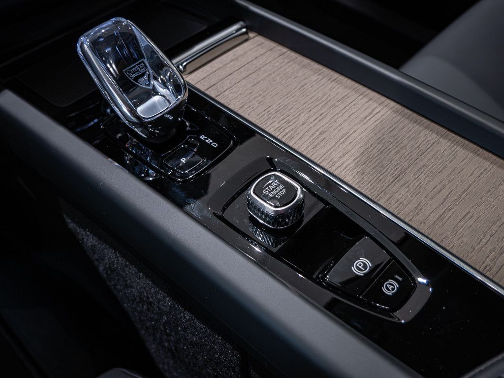 Volvo XC60 2025