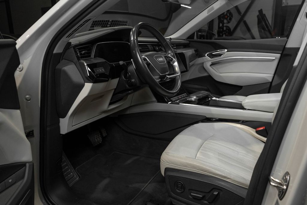 Audi e-tron 2021