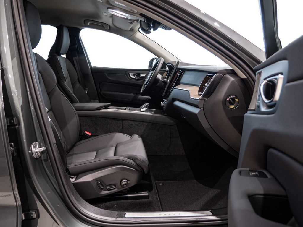 Volvo XC60 2025