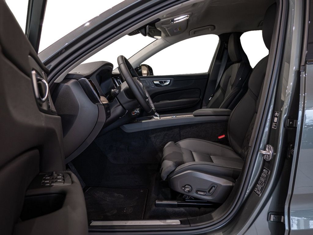 Volvo XC60 2025
