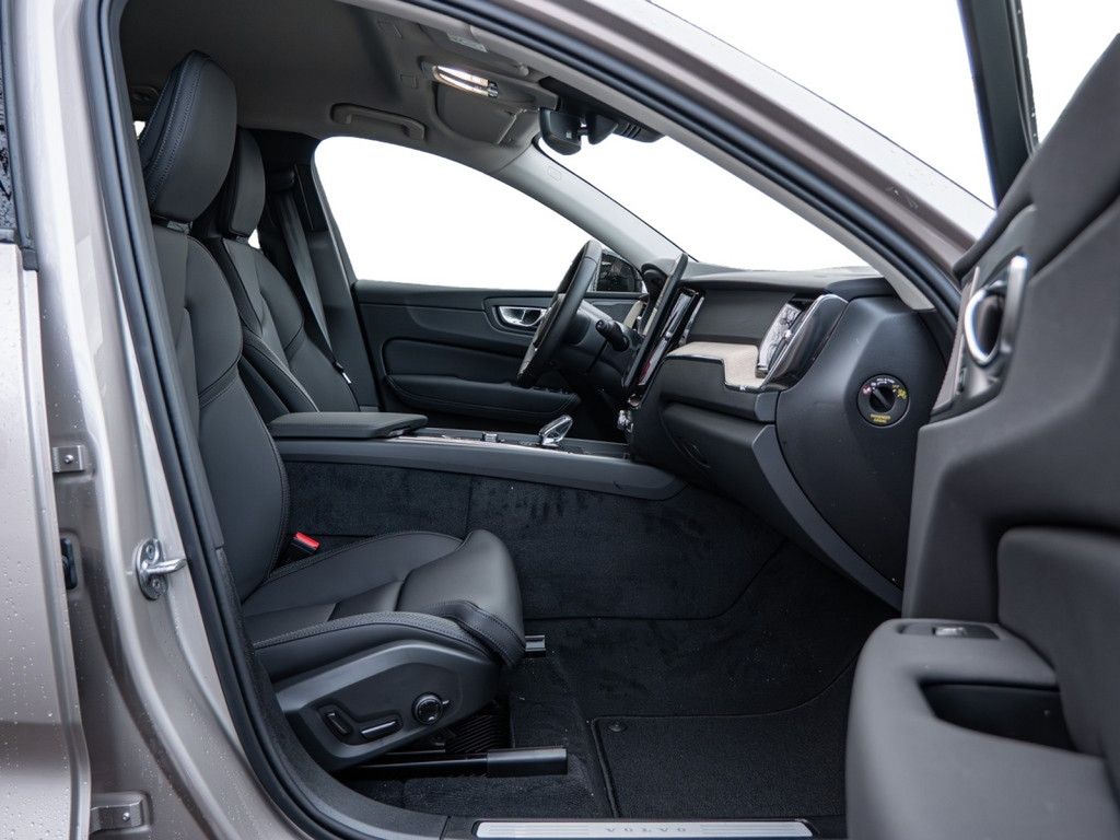 Volvo XC60 2025