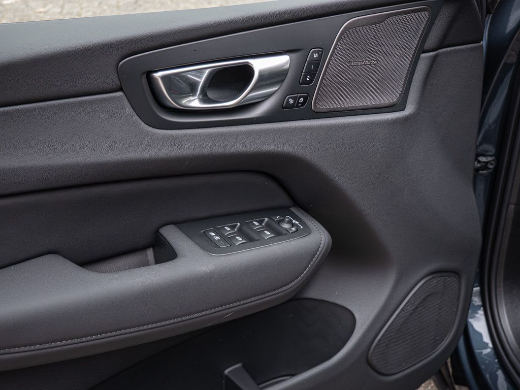 Volvo XC60 2025