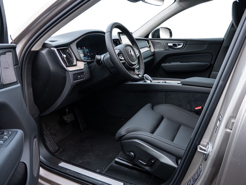 Volvo XC60 2025