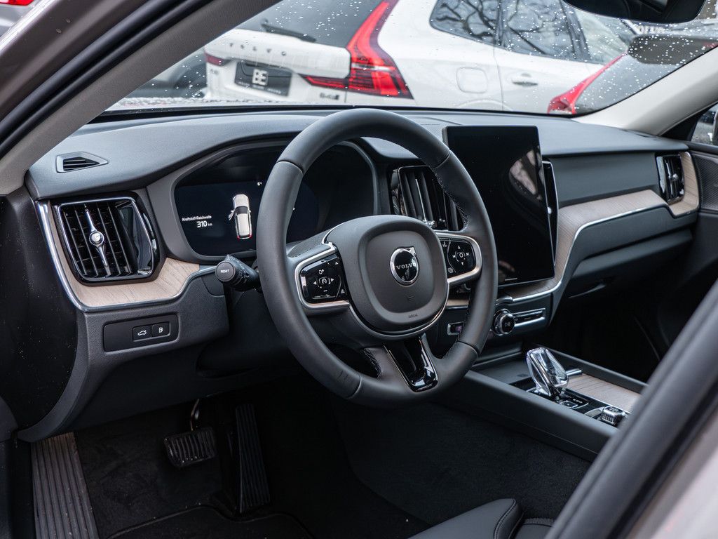 Volvo XC60 2025