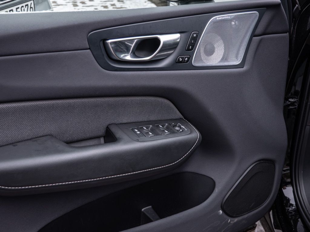 Volvo XC60 2025