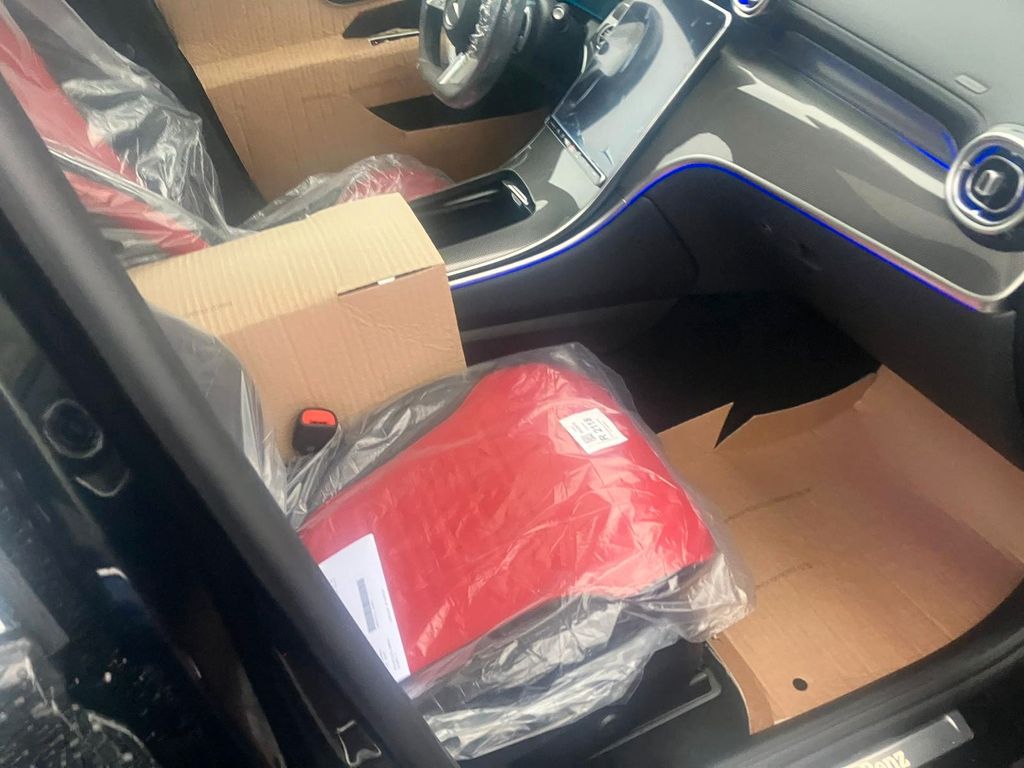 Mercedes-Benz GLC 300 2025