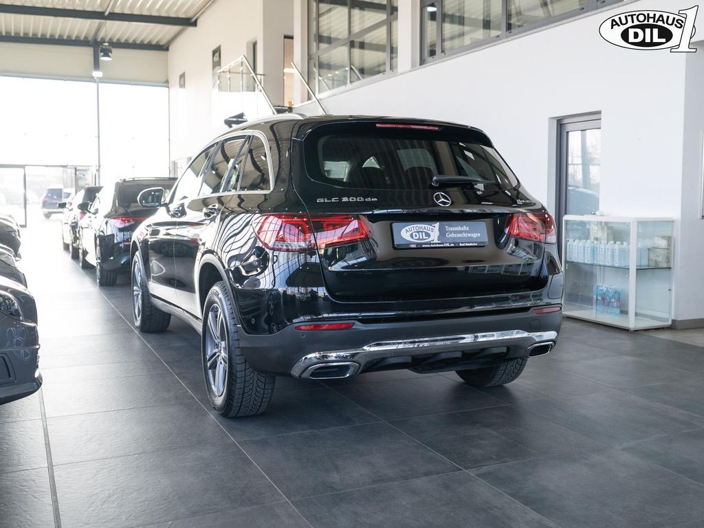 Mercedes-Benz GLC 300 2021